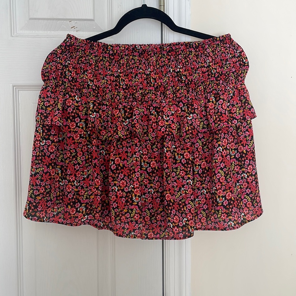 PINK FLORAL SHORTS SIZE LARGE
